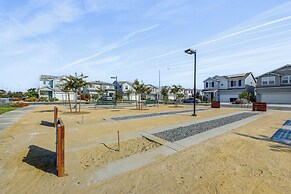 36 Mi to Sequoia NP: Pet-friendly Home w/ Dog Run!