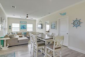 Walk to Beach: Coastal Gem in Bolivar Peninsula!