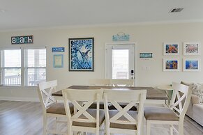 Walk to Beach: Coastal Gem in Bolivar Peninsula!