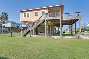 Walk to Beach: Coastal Gem in Bolivar Peninsula!