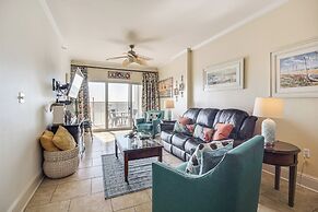 Beachfront Condo w/ Pool Access in Biloxi!