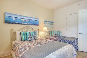 Beachfront Condo w/ Pool Access in Biloxi!