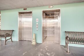 Beachfront Condo w/ Pool Access in Biloxi!