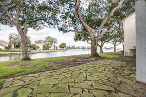Waterfront Condo on Lake Conroe w/ Boat Launch!