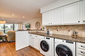 Waterfront Condo on Lake Conroe w/ Boat Launch!