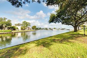 Waterfront Condo on Lake Conroe w/ Boat Launch!