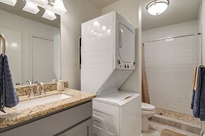 Lake Conroe Condo: Patio & Water Views