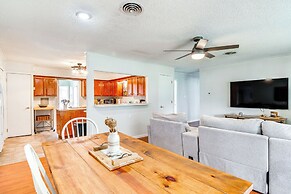 < 1 Mi to Boat Ramp: Lake Livingston Retreat!