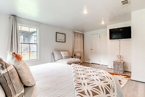 < 1 Mi to Boat Ramp: Lake Livingston Retreat!