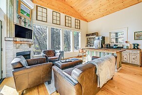 Deck & Fire Pit: Mtn-view Cabin in Rabun Gap