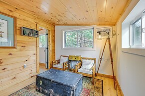 Deck & Fire Pit: Mtn-view Cabin in Rabun Gap
