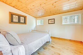 Deck & Fire Pit: Mtn-view Cabin in Rabun Gap