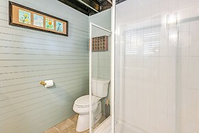 Deck & Fire Pit: Mtn-view Cabin in Rabun Gap