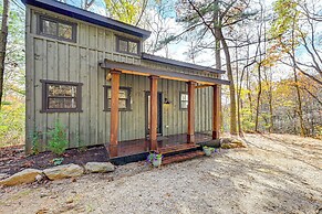Deck & Fire Pit: Mtn-view Cabin in Rabun Gap