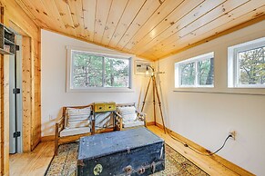 Deck & Fire Pit: Mtn-view Cabin in Rabun Gap