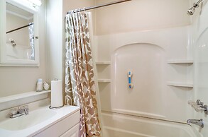 1 Mi to KFC Museum: Corbin Getaway!