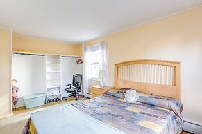 3 Mi to Mill Creek Park: Willingboro Home w/ Grill