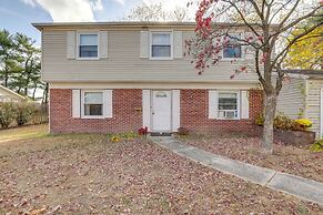 3 Mi to Mill Creek Park: Willingboro Home w/ Grill