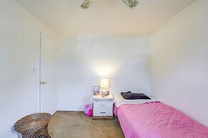 3 Mi to Mill Creek Park: Willingboro Home w/ Grill