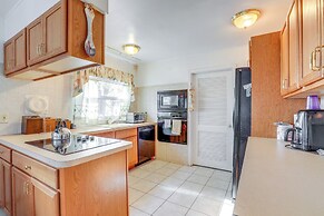 3 Mi to Mill Creek Park: Willingboro Home w/ Grill