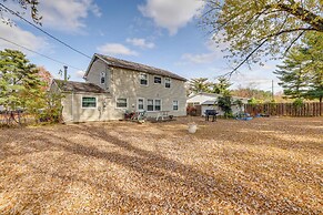 3 Mi to Mill Creek Park: Willingboro Home w/ Grill