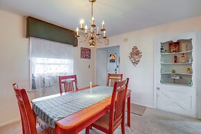 3 Mi to Mill Creek Park: Willingboro Home w/ Grill