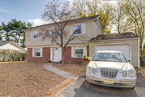 3 Mi to Mill Creek Park: Willingboro Home w/ Grill