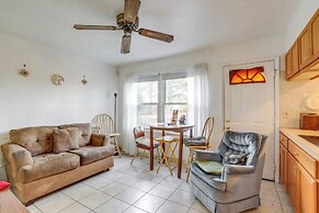 3 Mi to Mill Creek Park: Willingboro Home w/ Grill