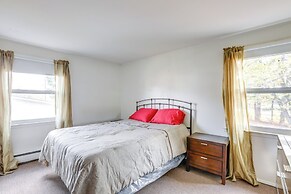 3 Mi to Mill Creek Park: Willingboro Home w/ Grill