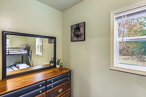 1 Mi to Hunting: Cozy & Secluded Stout Cabin