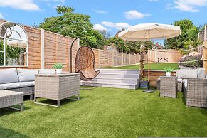 Host Stay Iris Cottage