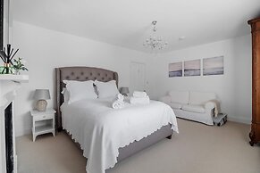 Host Stay Iris Cottage