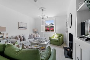 Host Stay Iris Cottage