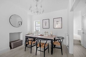 Host Stay Iris Cottage