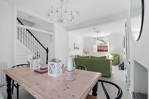 Host Stay Iris Cottage