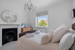 Host Stay Iris Cottage