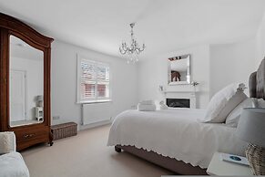 Host Stay Iris Cottage