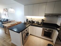 Astor Views - Modern 1BR Apartment in Nu ez