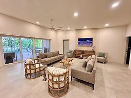 Esterillos Lote 6 Bedroom Home