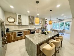 Esterillos Lote 6 Bedroom Home