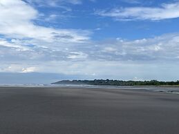 Esterillos Lote 6 Bedroom Home