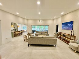 Esterillos Lote 6 Bedroom Home