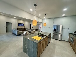 Esterillos Lote 6 Bedroom Home