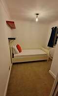 SnoozeDen Westmead – Windsor Castle & Legoland