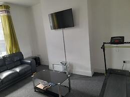 2-bed Apartment Near Beaches & Attractions Petsok