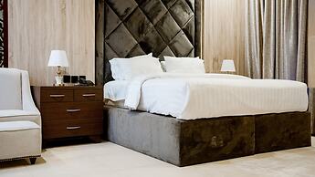 Summit Hotel and Apartments VGC
