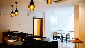 Summit Hotel and Apartments VGC
