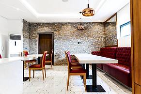 Summit Hotel and Apartments VGC