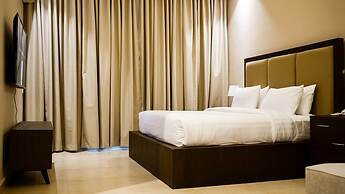 Summit Hotel and Apartments VGC