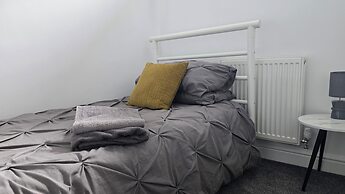 3 bed Apartment in Huddersfield